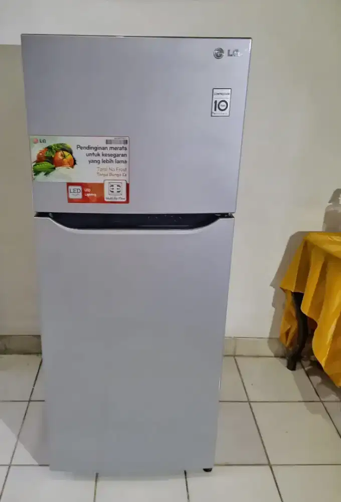 KULKAS DIGITAL LG 2 PINTU NO FROST BAGUS MODEL BARU DINGIN OKE