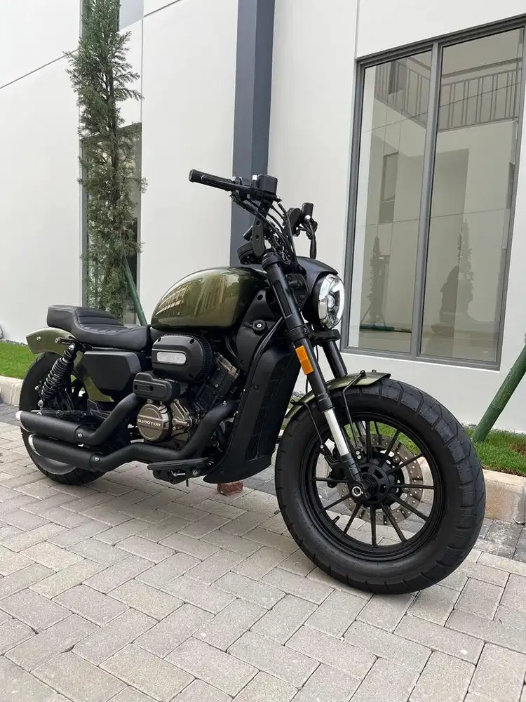QJ MOTOR SRV 250 Full Custom