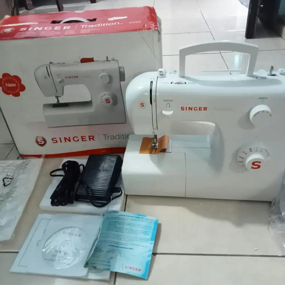 Mesin jahit Singer Tradition 2250