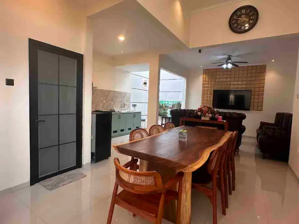 Turun Harga Dijual Rumah Siap Huni di Cibubur Country Boulevard
