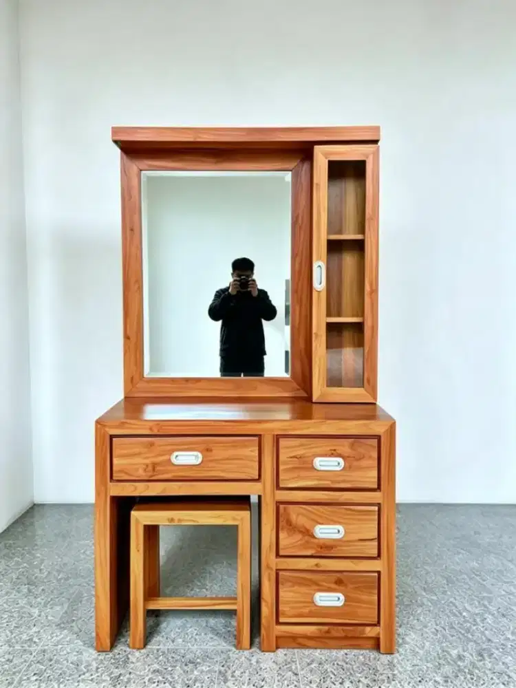 Meja rias kekinian