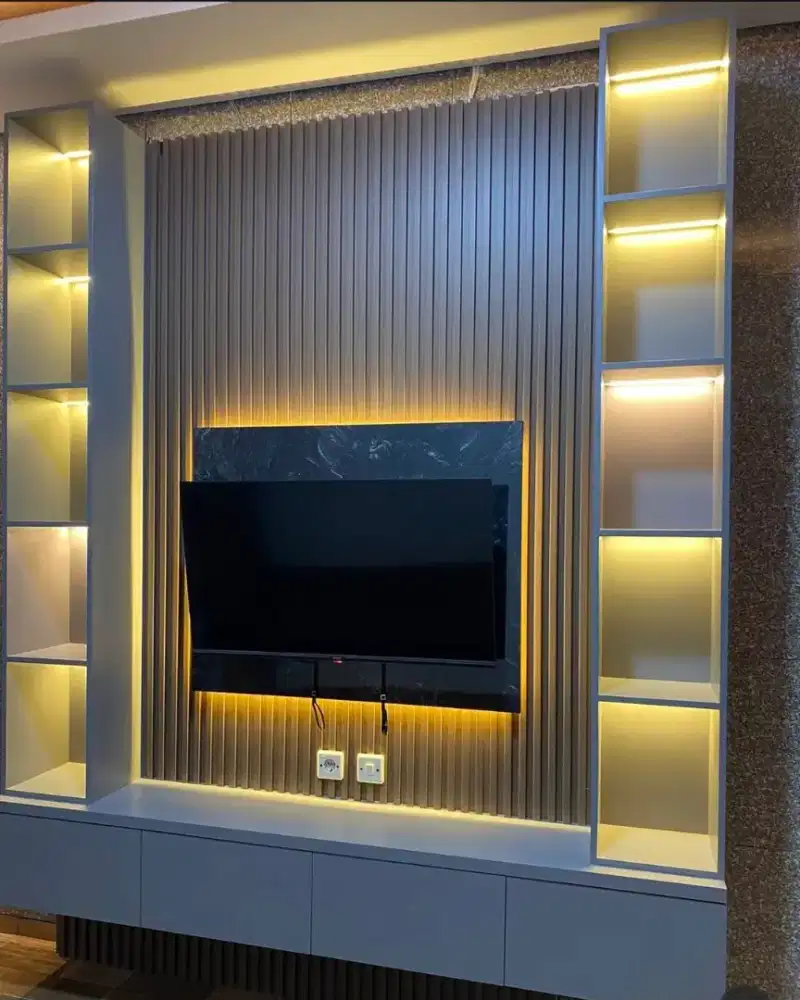 Backdrop TV tempahan