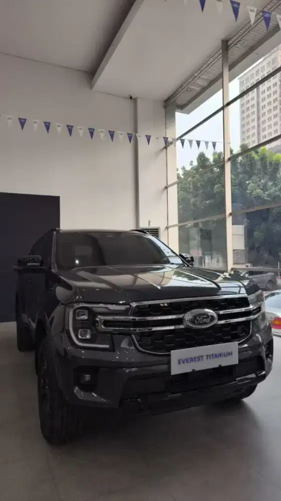 Everest Titanium 2025