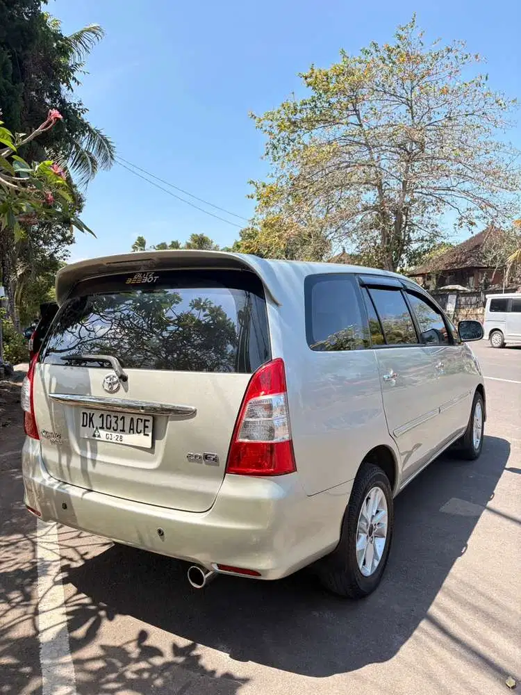 Toyota Kijang Innova 2005 Bensin