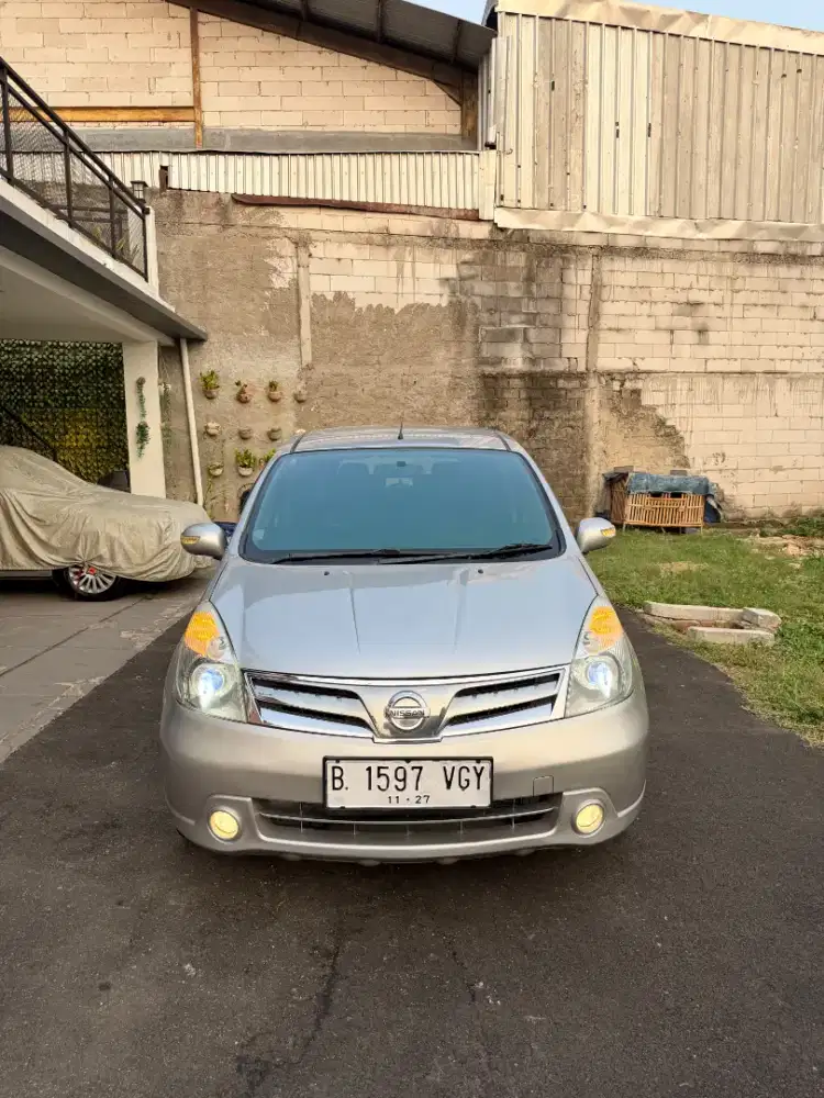 Dijual Grand Livina 1.5 Ultimate Metic 2012