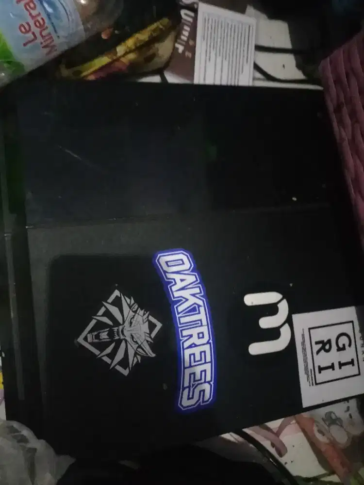 Di jual PS 4 dengan 2 stik