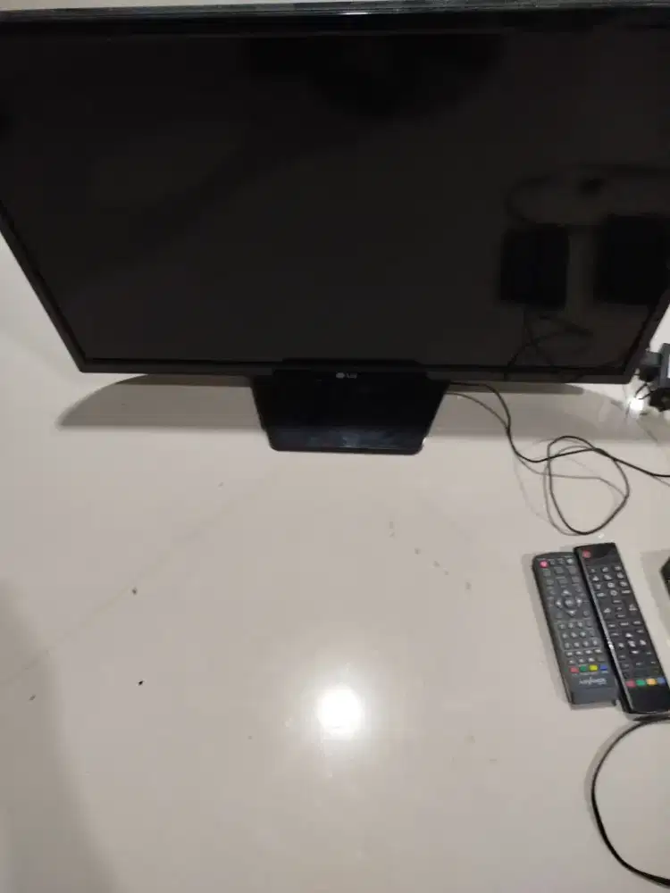 TV LG 29MT47AC + Antena Visero VAT-01 + STB Advance STP-A02