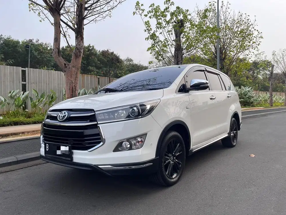 Toyota Innova Venturer 2.0 Bensin At 2017 No Fortuner Srz