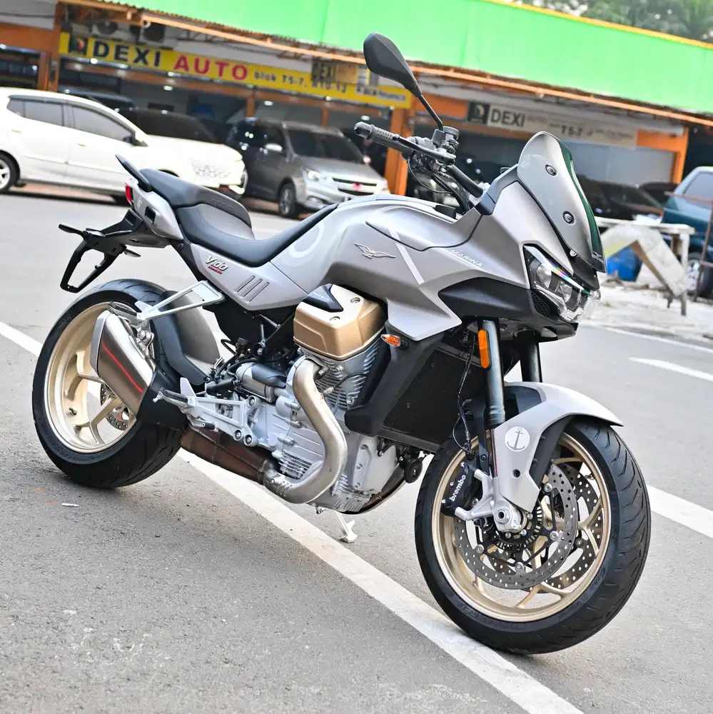 MOTO GUZZI V100 MANDELLO AVIAZIONE NAVALE BRAND NEW