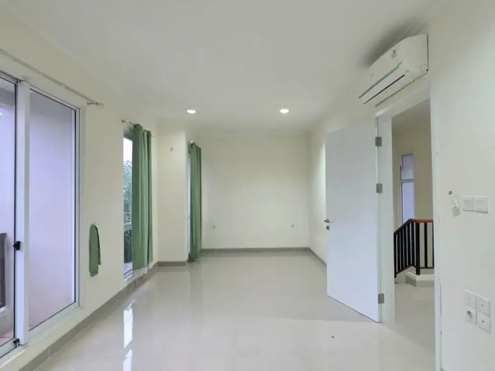 Disewakan Cepat Rumah Semi Furnish KT Luas Dekat Kawasan Pendidikan & Kuliner di Cluster Verdi Gading Serpong