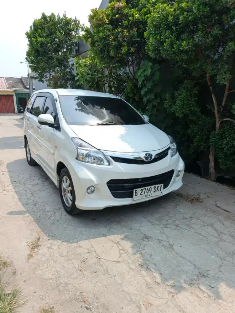 Toyota Avanza Veloz 1.5 metik 2014
