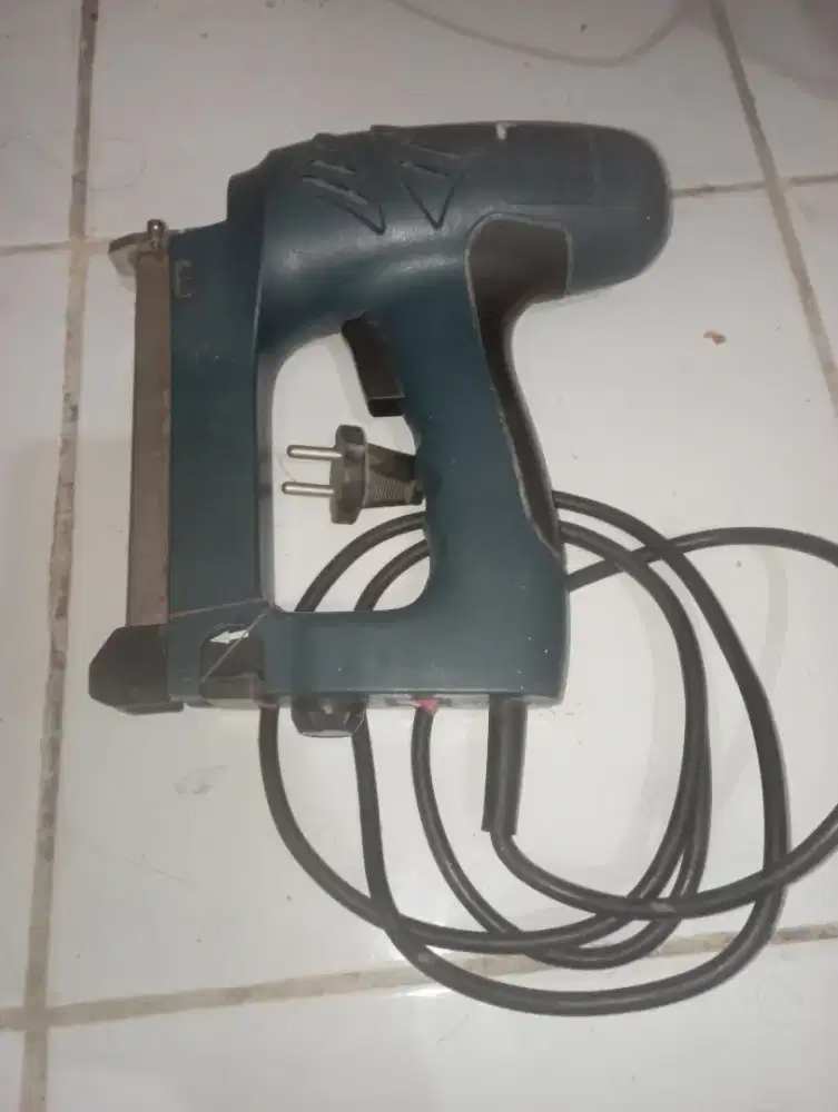 Jual bitec TM 31 mesin tembak paku dan steples