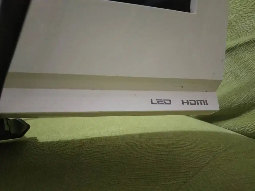 TV LED SHARP AQUOS  MODEL:LC32LE348I