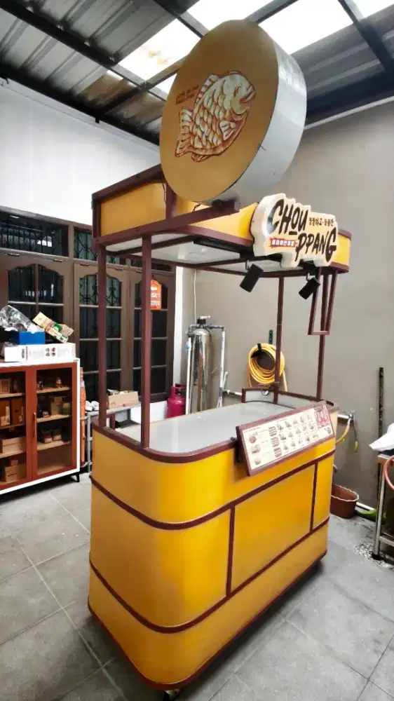 booth jualan lengkap dengan lampu masih baru