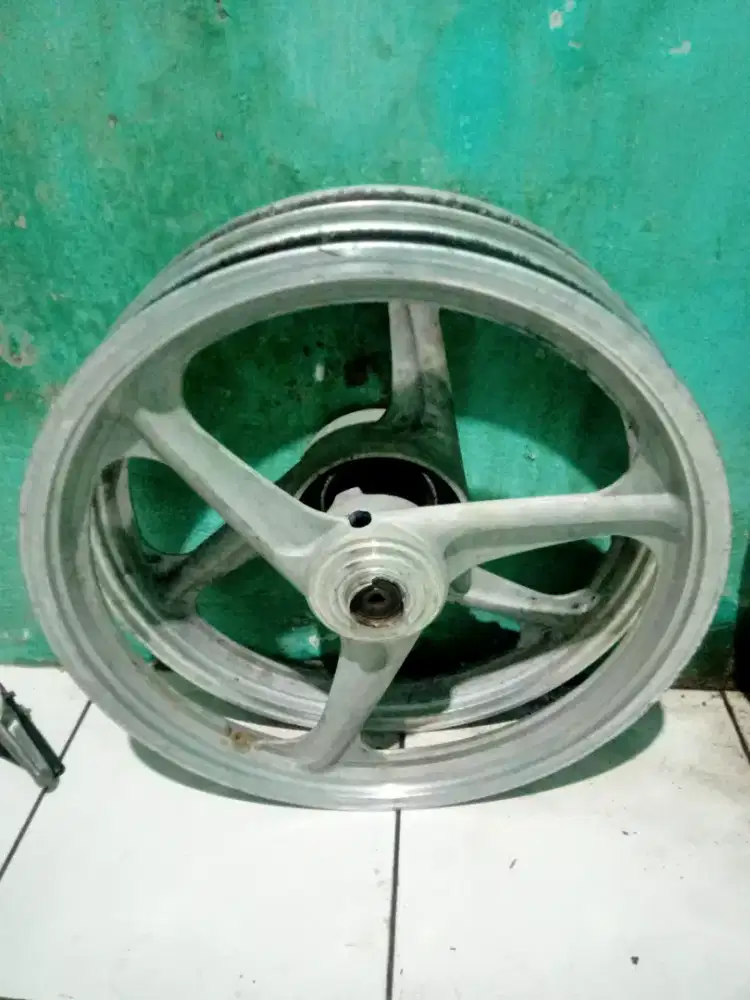 sperpart motor bekas