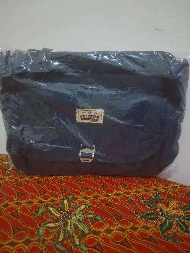 Tas Selempang Original Forester