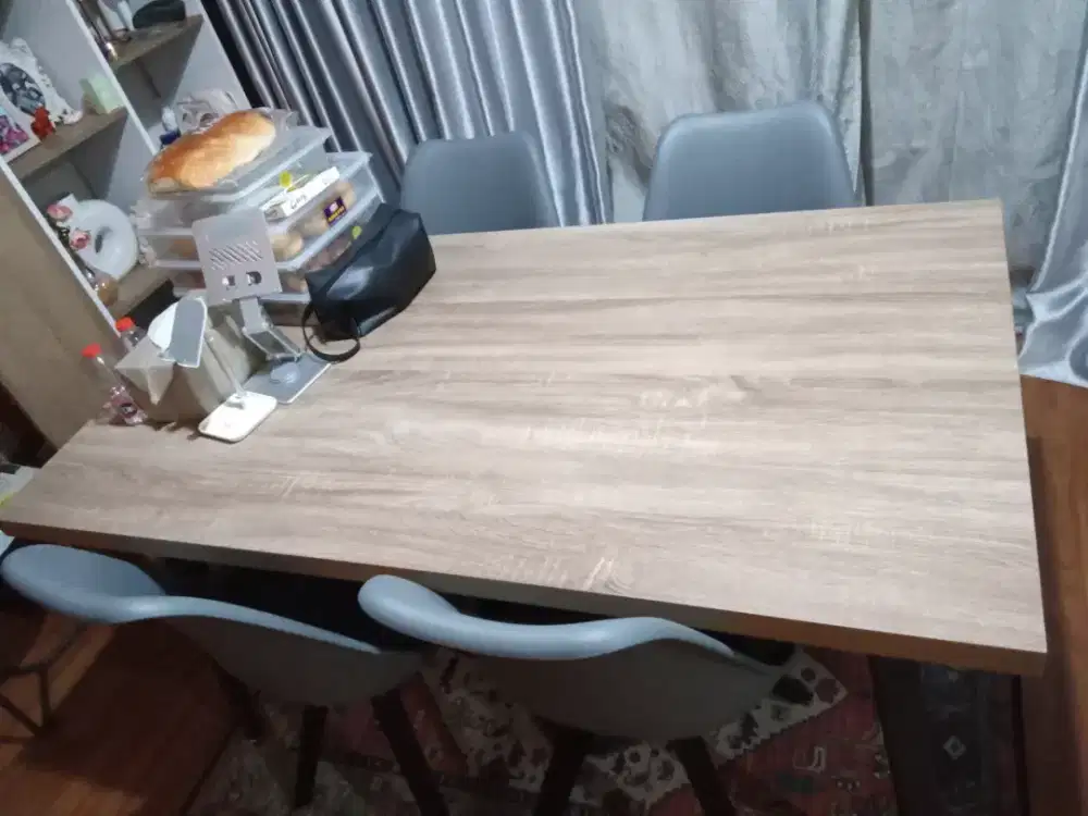 Dining Table (Meja Makan) + 4 kursi