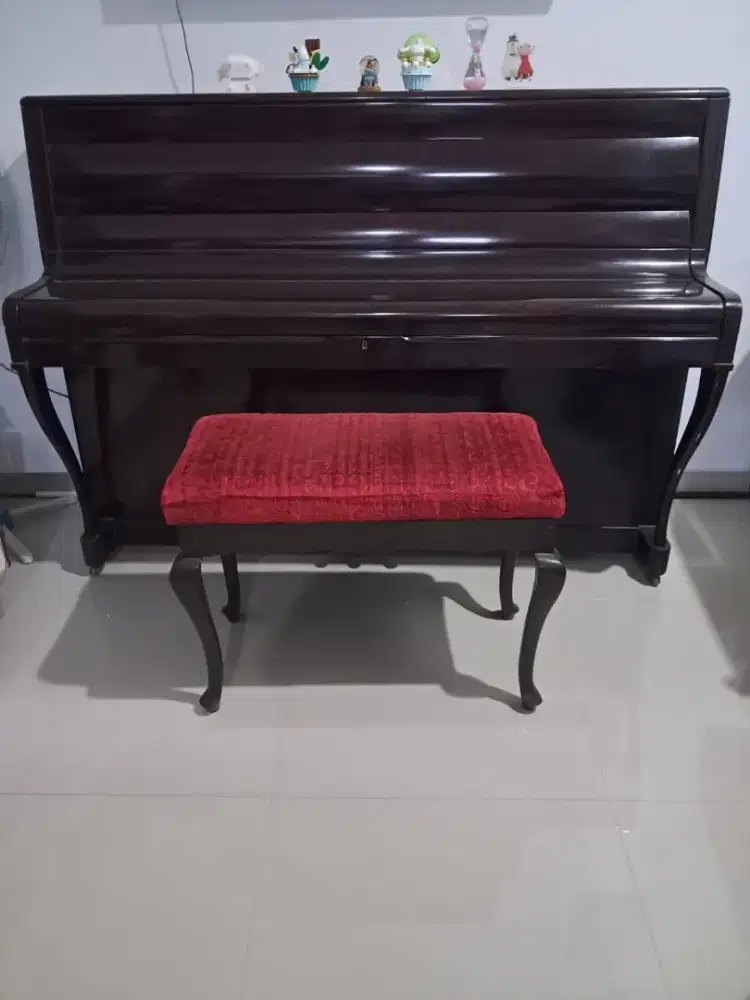 Dijual Piano Klasik
