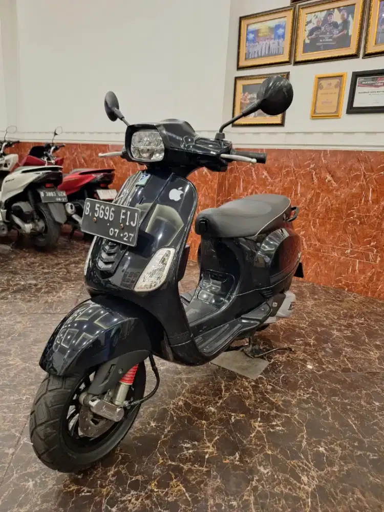 DIJUAL CEPAT VESPA LX 125 FACELIT 2022 BISA CASH KREDIT KTP DAERAH
