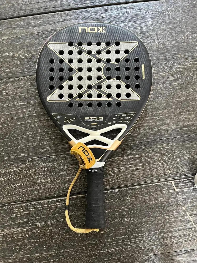 Raket padel nox AT10 2026