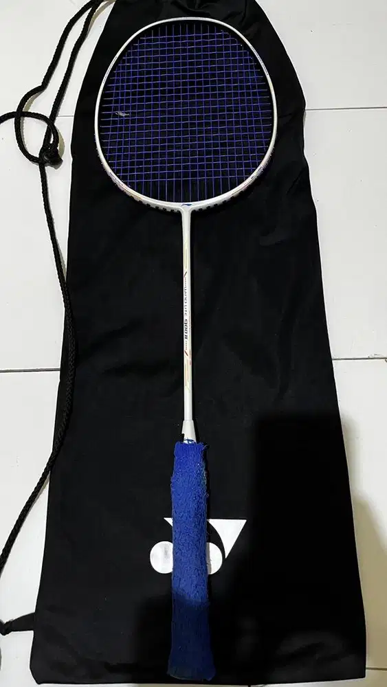 Dijual 1 unit raket merk Lining Wind Lite 900II