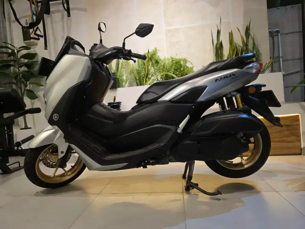 NMAX 2024 KM 300 Pribadi - Pemakaian Sangat Minim / Like New