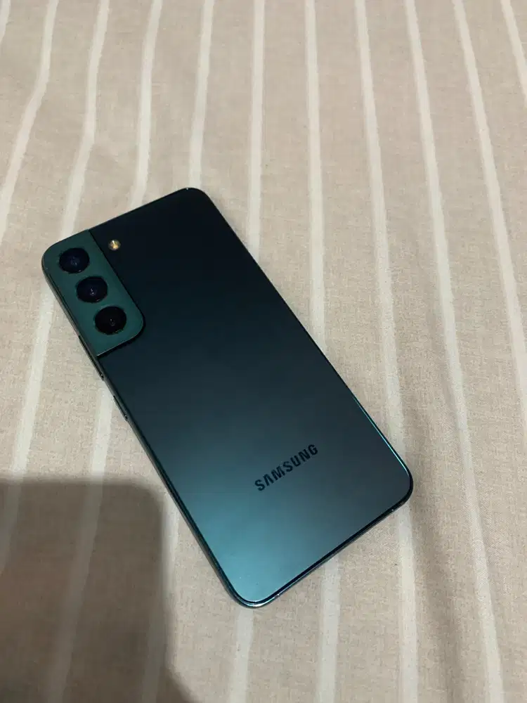 Samsung S22 8/128