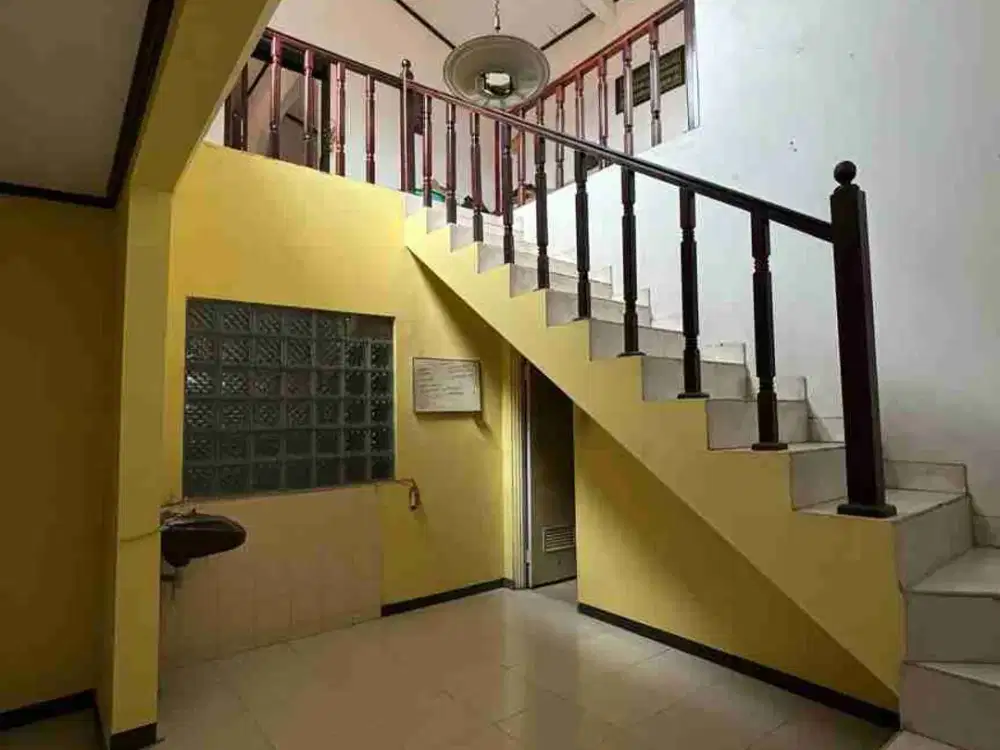 Dijual rumah di bawah harga NJOP di sayap Buah Batu Bandung