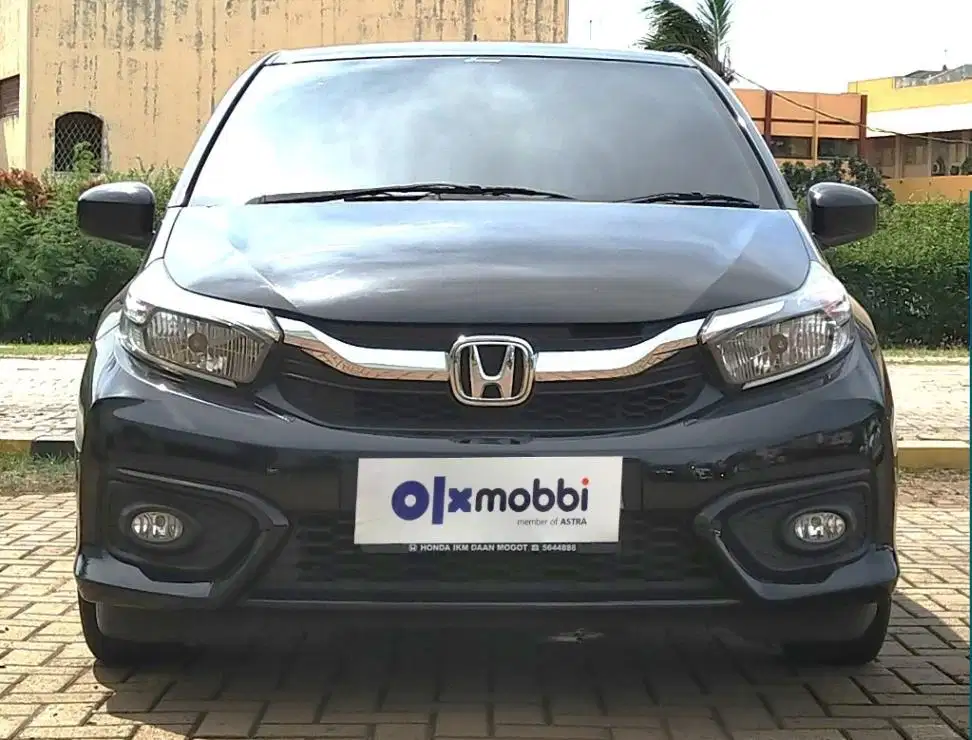 DP 8, JT Honda Brio Satya 1.2 E Bensin-AT Hitam 2020