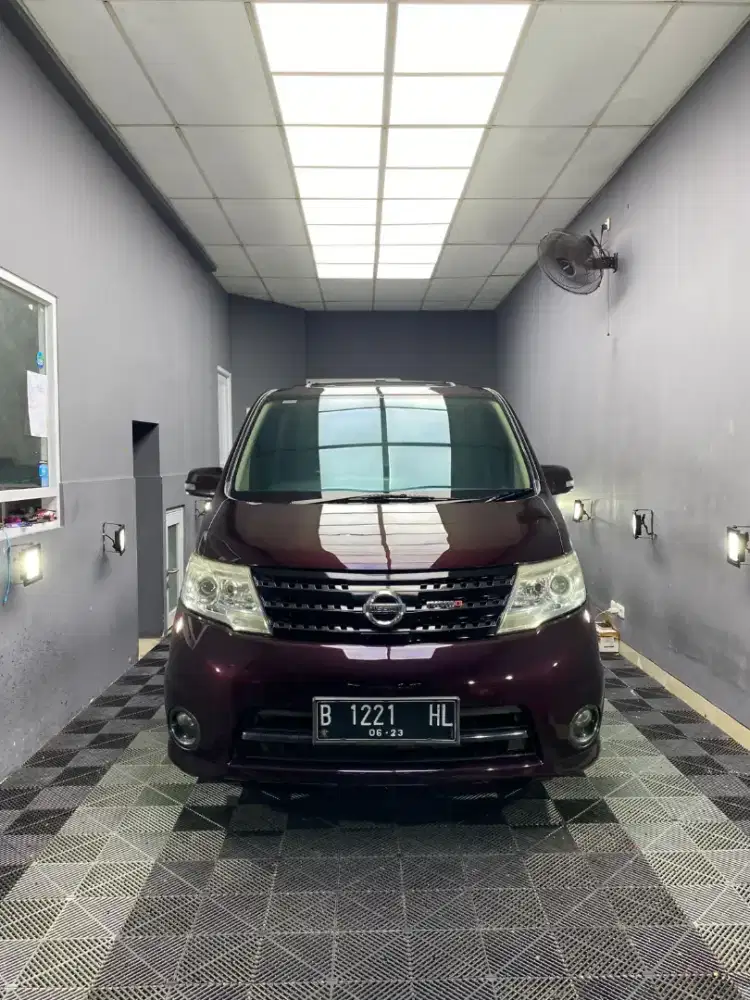 Nissan Serena C25 2008 Built up