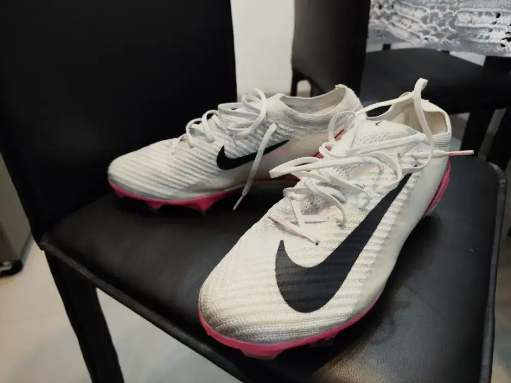 Nike Mercurial Vapor 16 Size 44 fit 43