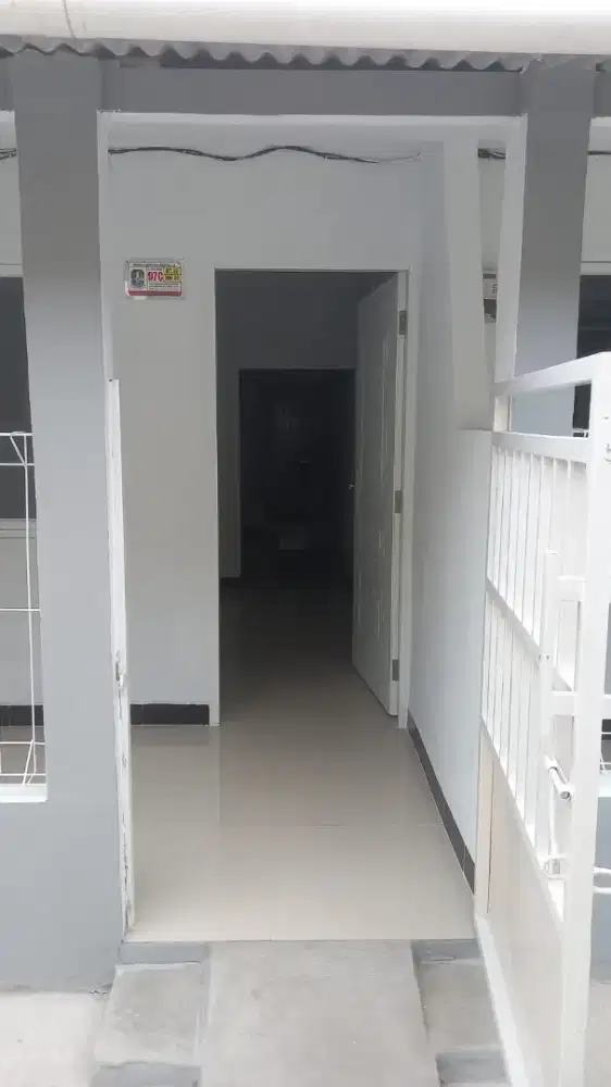 Kontrakan bersih dekat zamrud