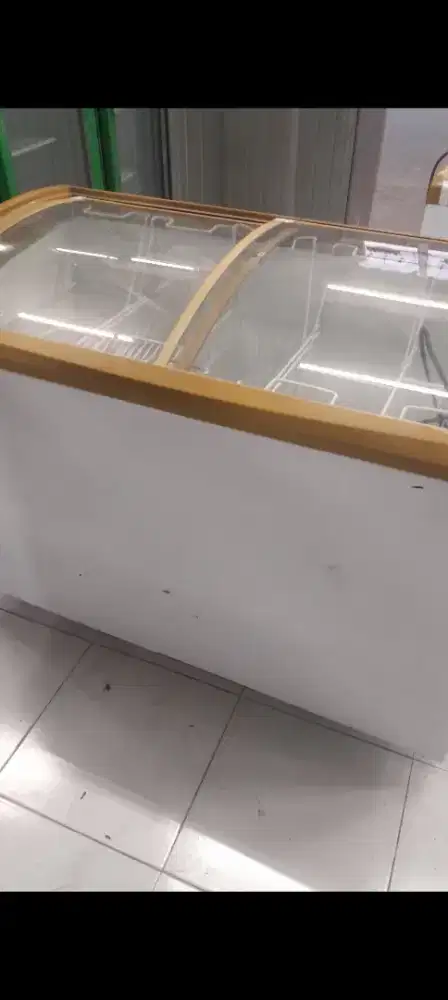 Freezer pembeku sleding kaca murah