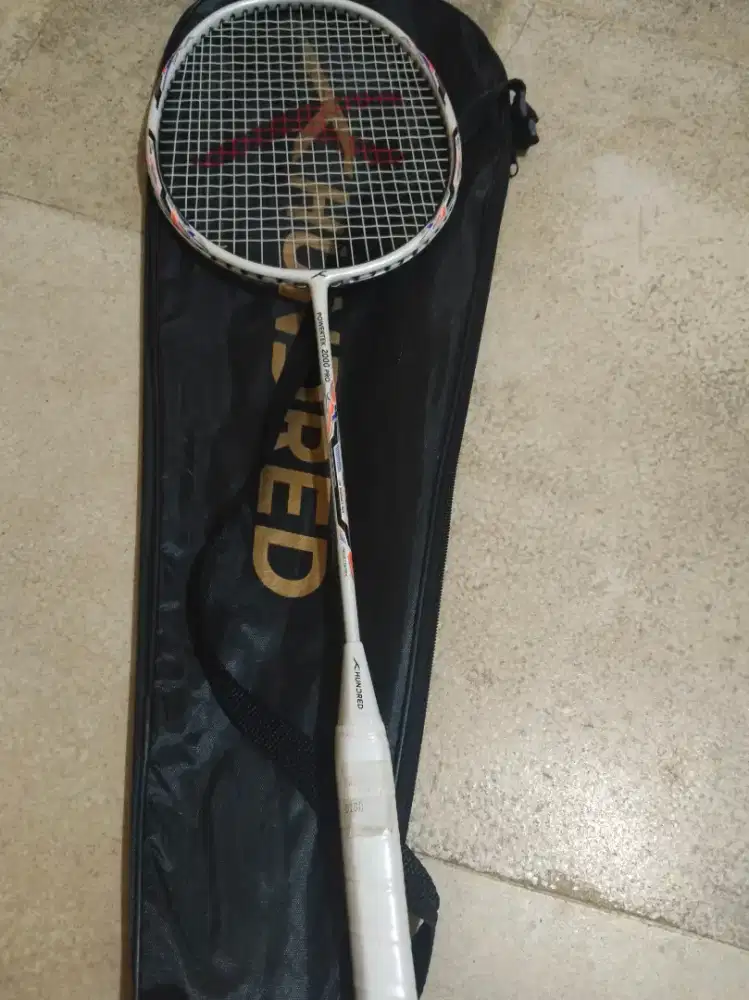 Hundred Raket Badminton Powertek Faorce