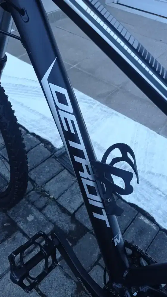 sepeda MTB united detroit 6.1