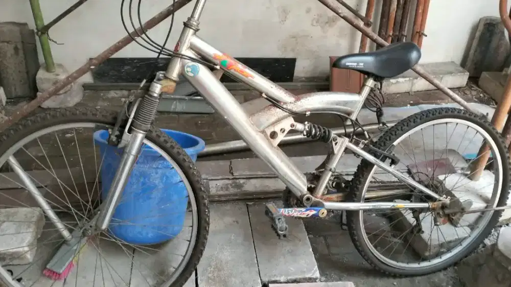 Sepeda bekas Silver