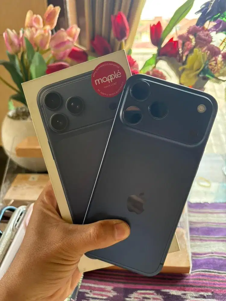 Iphone 17 Promax Deep blue