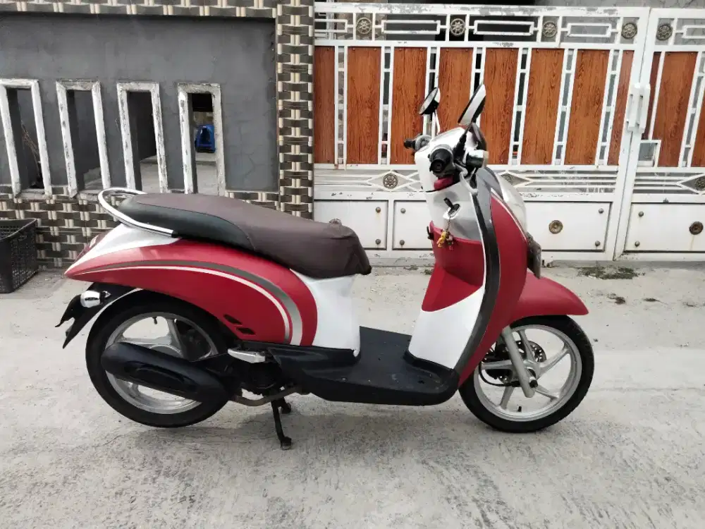 Honda Scoopy tahun 2012 mesin halus siap pakai di Tangerang