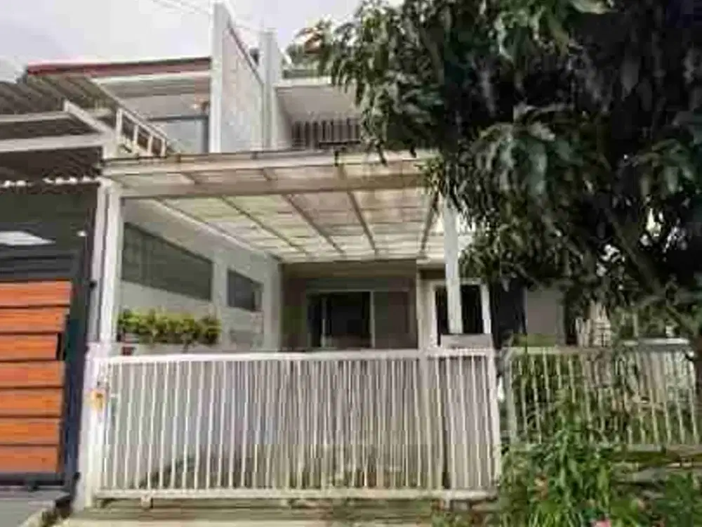 Rumah siap huni 2 lantai di komplek setradago antapani