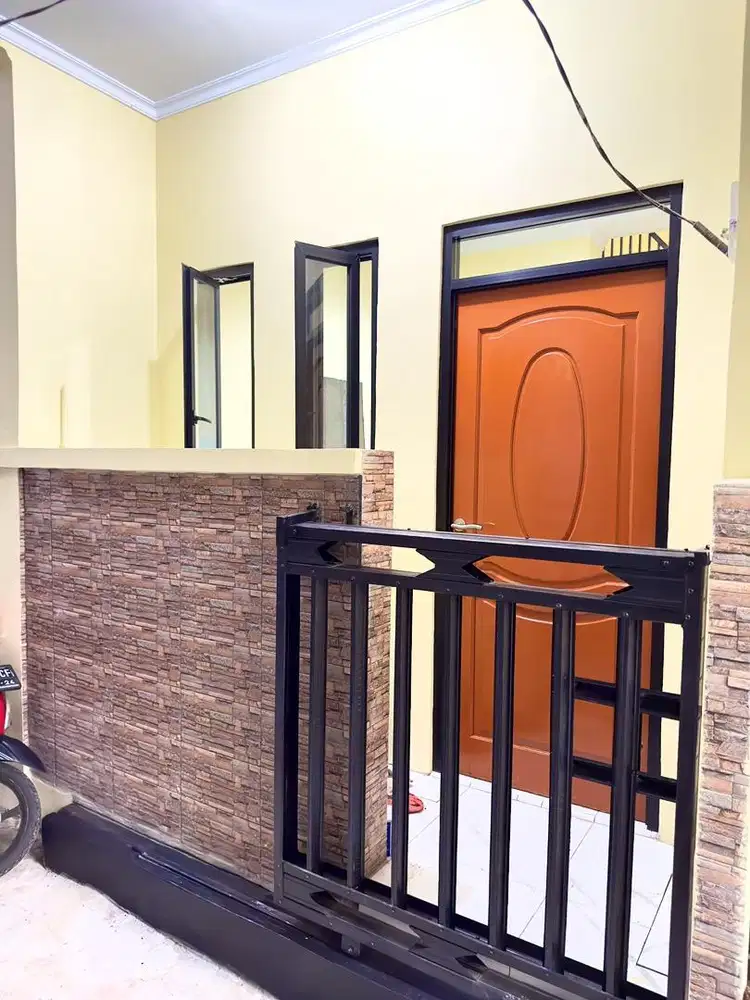 Disewakan rumah 2 lantai pertahun