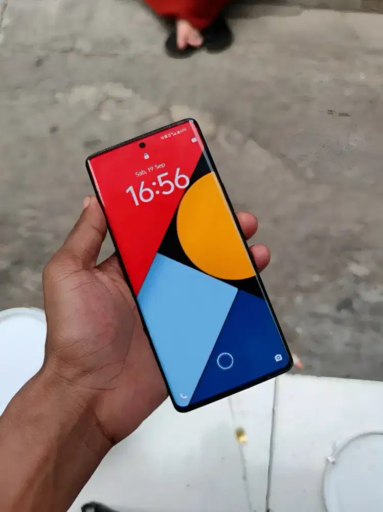 Vivo v30e 5G fulset NFC layar lengkung mantap
