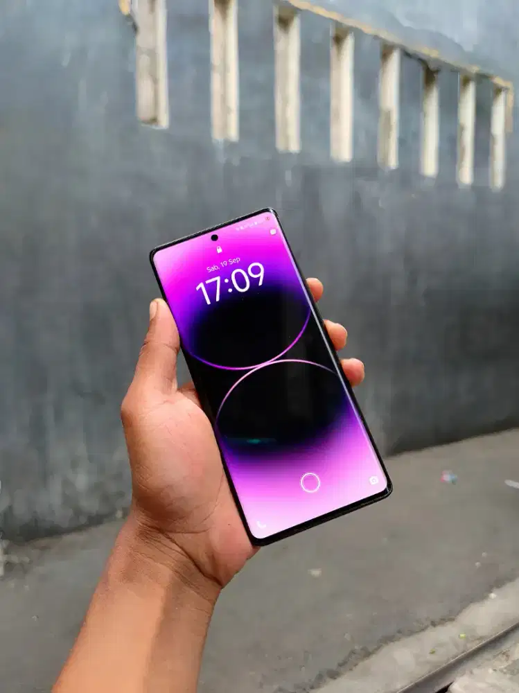 Vivo v30e 5G fulset NFC layar lengkung mantap