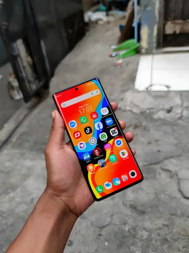 Vivo v30e 5G fulset NFC layar lengkung mantap