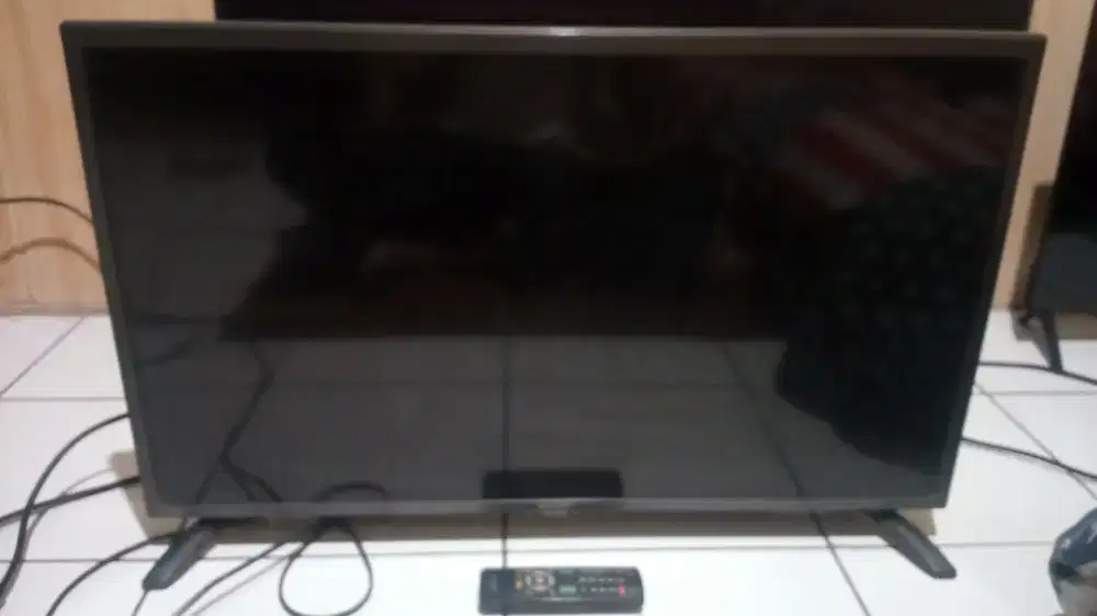 Tv led Sharp analog tv 32inchi mulus