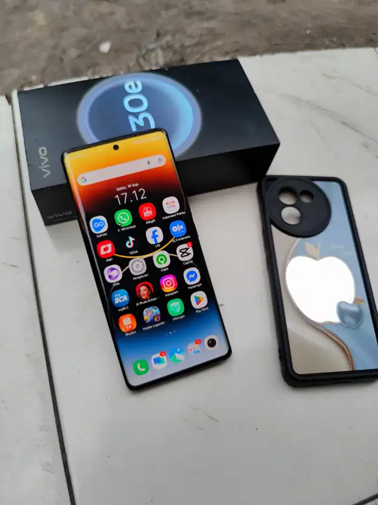 Vivo v30e 5G fulset NFC layar lengkung mantap
