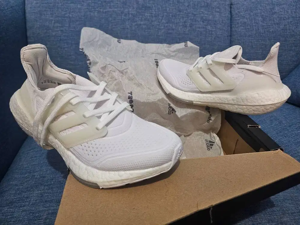 ADIDAS Ultraboost Full White 100% ORIGINAL ~MONEY BACK GUARANTEE~