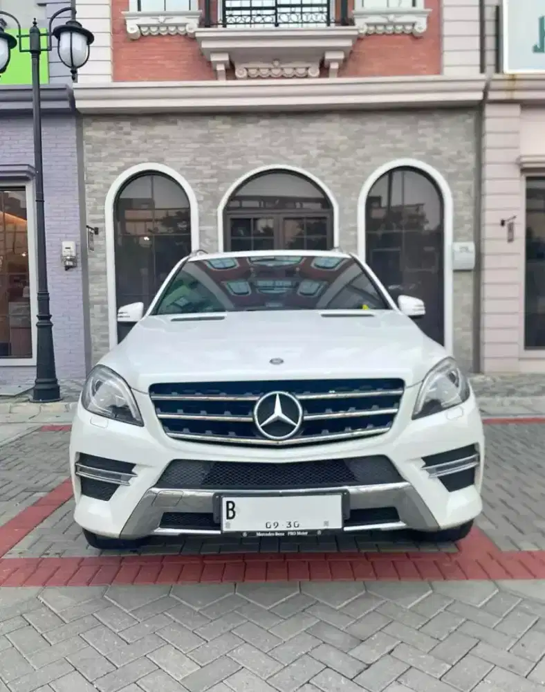 Mercedes Benz ML400 AMG 2016 White SUV Perfect Condition