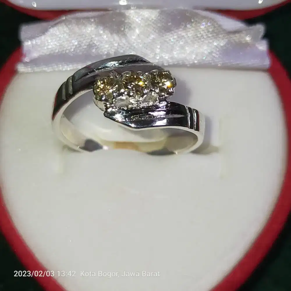 Cincin Berlian Asli 100 Persen, Bersertifikat