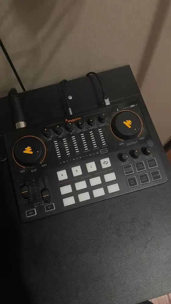 Soundcard maono e2