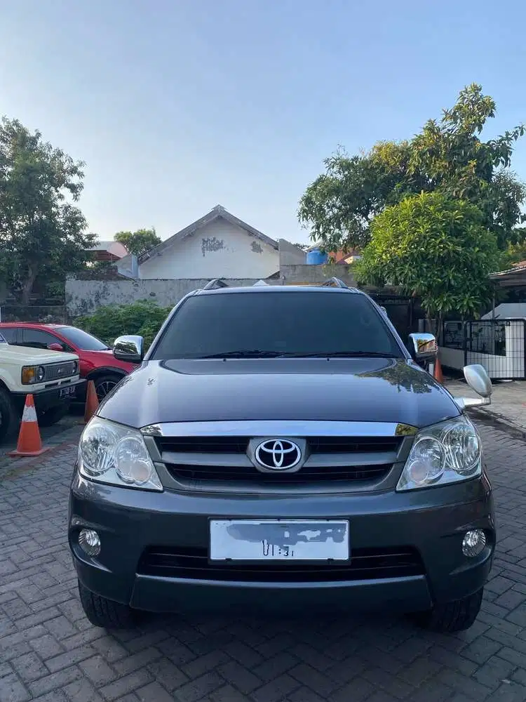 Toyota Fortuner 2005 Bensin